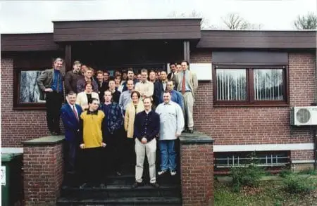 BCT team voor het oude kantoorpand lang geleden